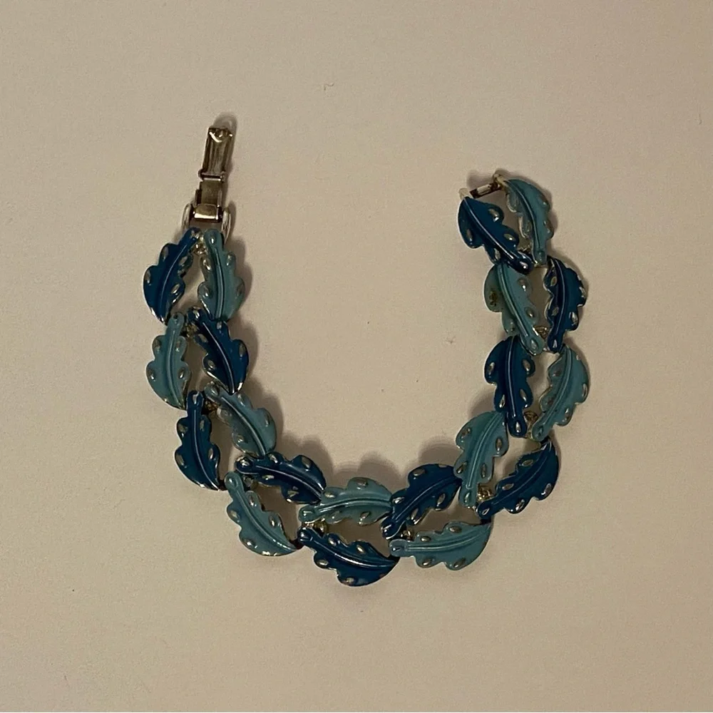CORO SIGNED BRACELET LINKS BLUE ENAMEL LEAVES VINTAGE SILVER TONE 7”